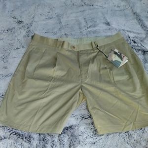 New Men's Cutter and Buck pleated shorts size 40